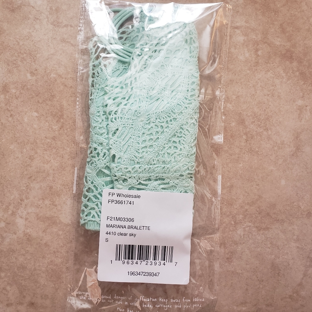 Free People Mariana bralette clear blue sky crochet lace smocked back small New - Picture 5 of 6